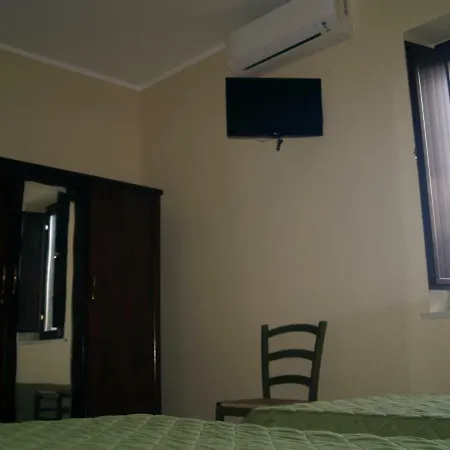 Mamma Elena Nocleg ze śniadaniem 3*