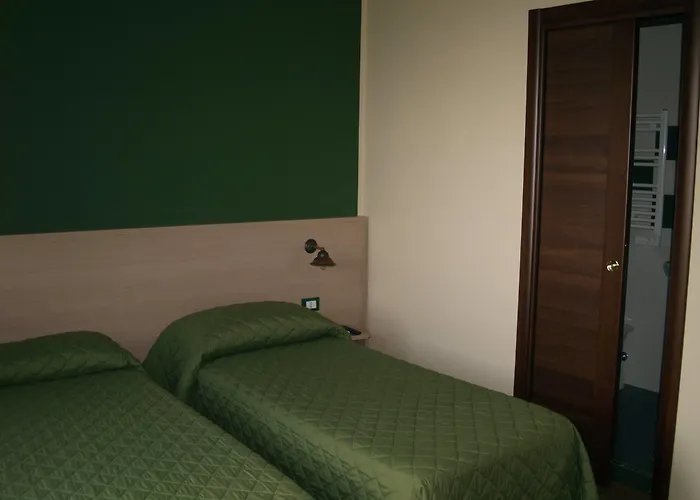 Alojamento de Acomodação e Pequeno-almoço Mamma Elena 3*