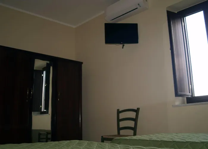 Alojamento de Acomodação e Pequeno-almoço Mamma Elena 3*