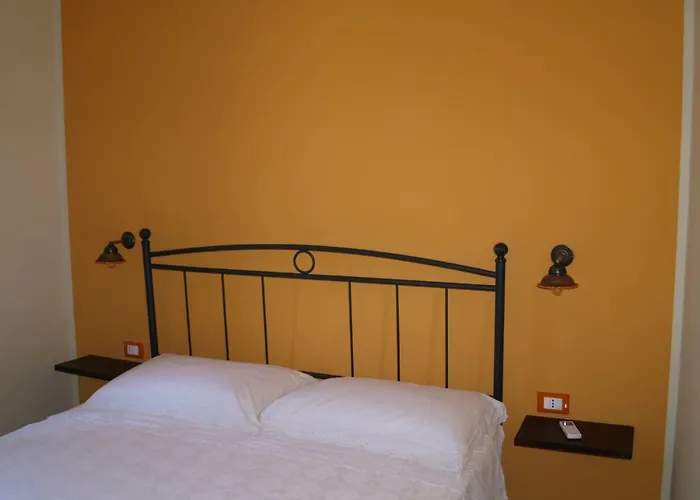 Alojamento de Acomodação e Pequeno-almoço Mamma Elena 3*